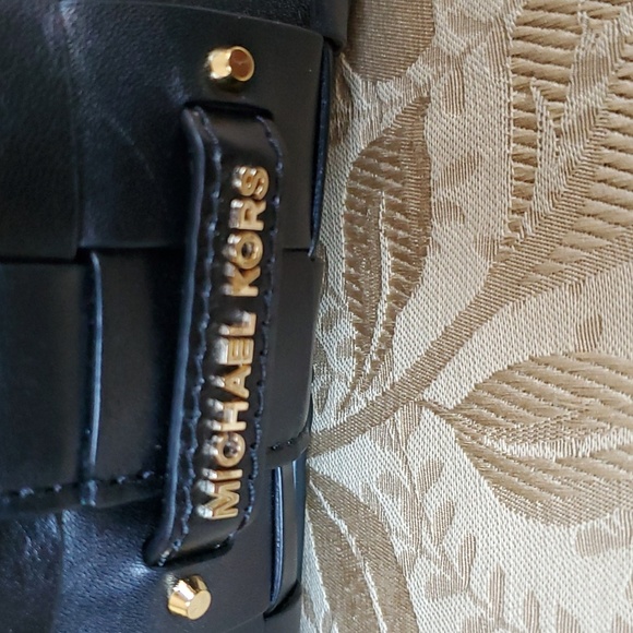 MICHAEL  Michael Kors Vivian Leather Tote NWT - Picture 15 of 17